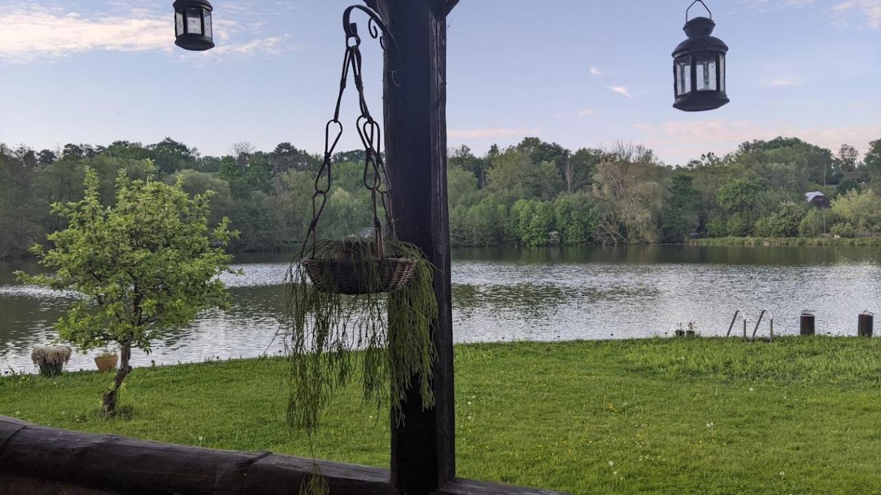 Chalupa u rybníka Střehom Dolní Bousov Exteriér fotografie