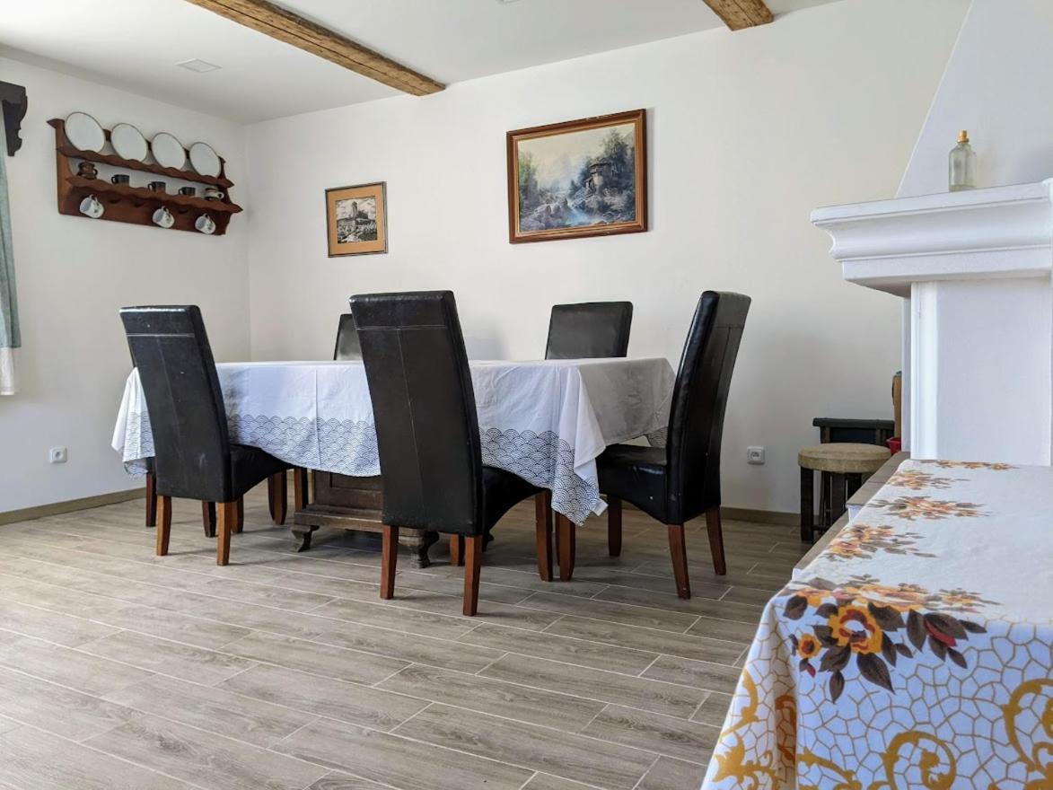 Chalupa u rybníka Střehom Dolní Bousov Exteriér fotografie